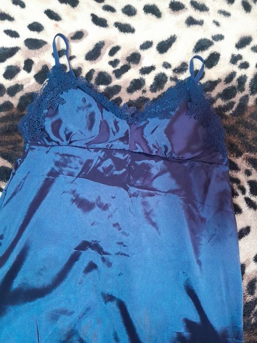 Атласний пеньюар