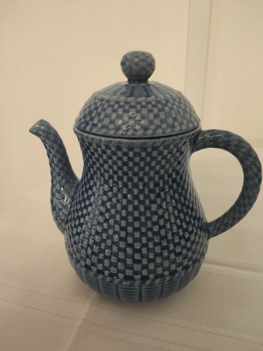 Various Kitchen Items502120772483174400