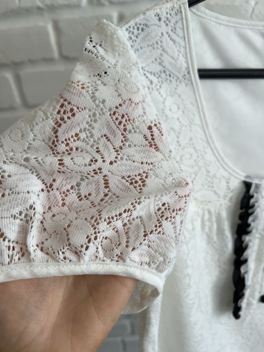 Жіноча  блуза футболка кофта біла з мереживом