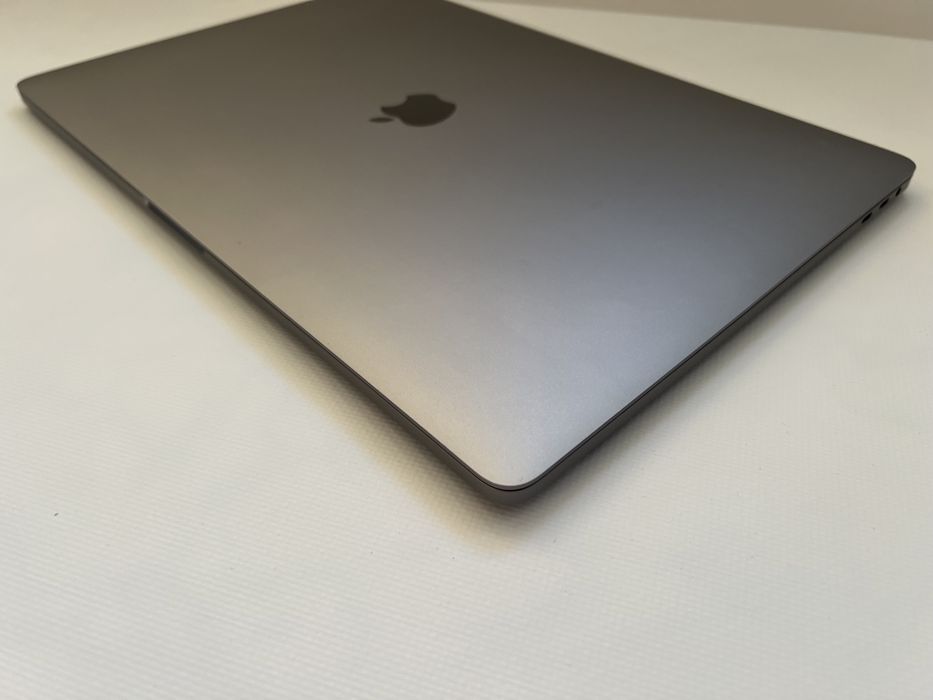 MacBook Pro 15 2019 i9 16Gb 1TB Radeon 560X 4Gb A1990