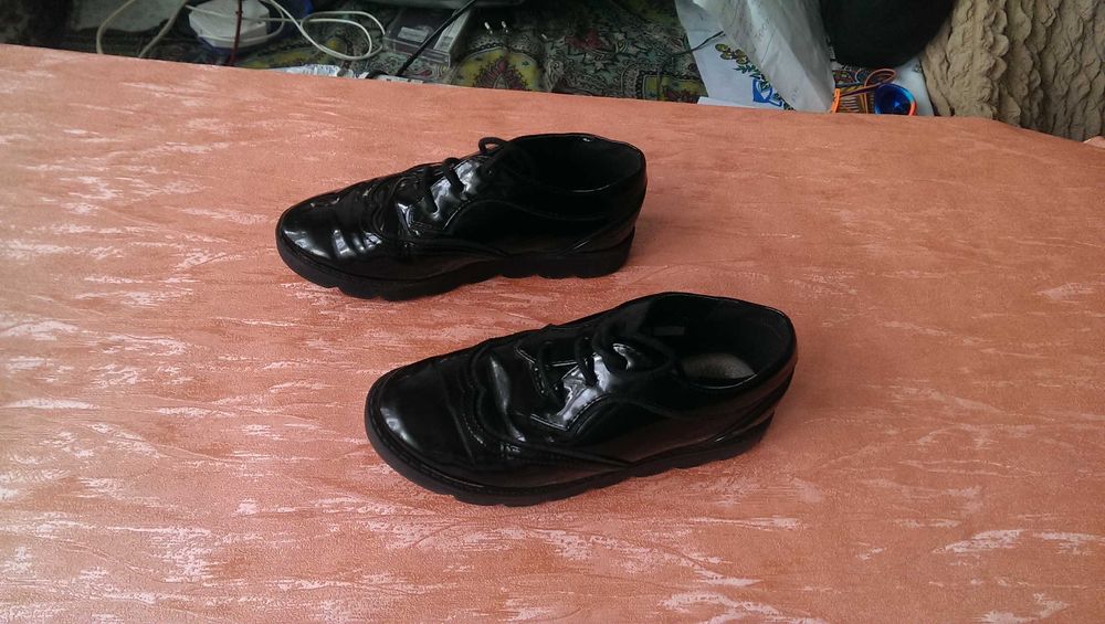 Туфельки на мальчика в прекрасном  состоянии  19 см. Tu School