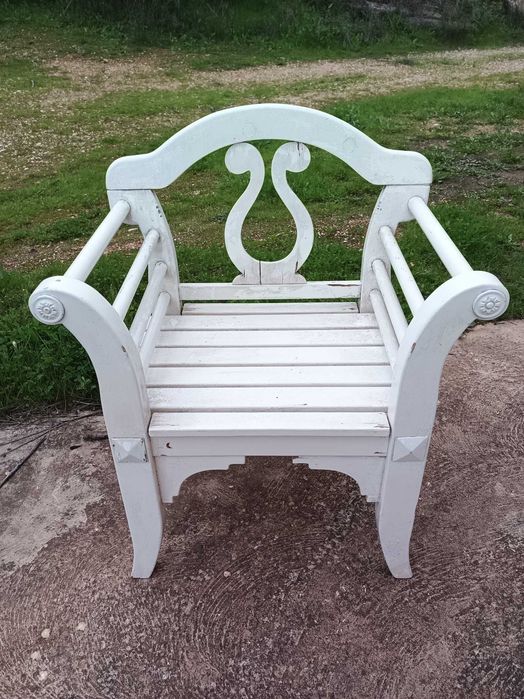 Cadeiras/Poltronas e Mesa de Jardim, em madeira maciça