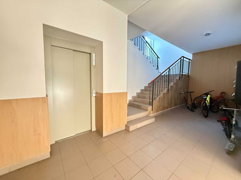 Продаж просторої 2-кімнатної квартири в Новобудові.