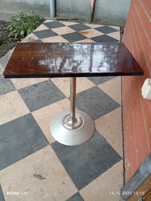 Столик, що крутиться