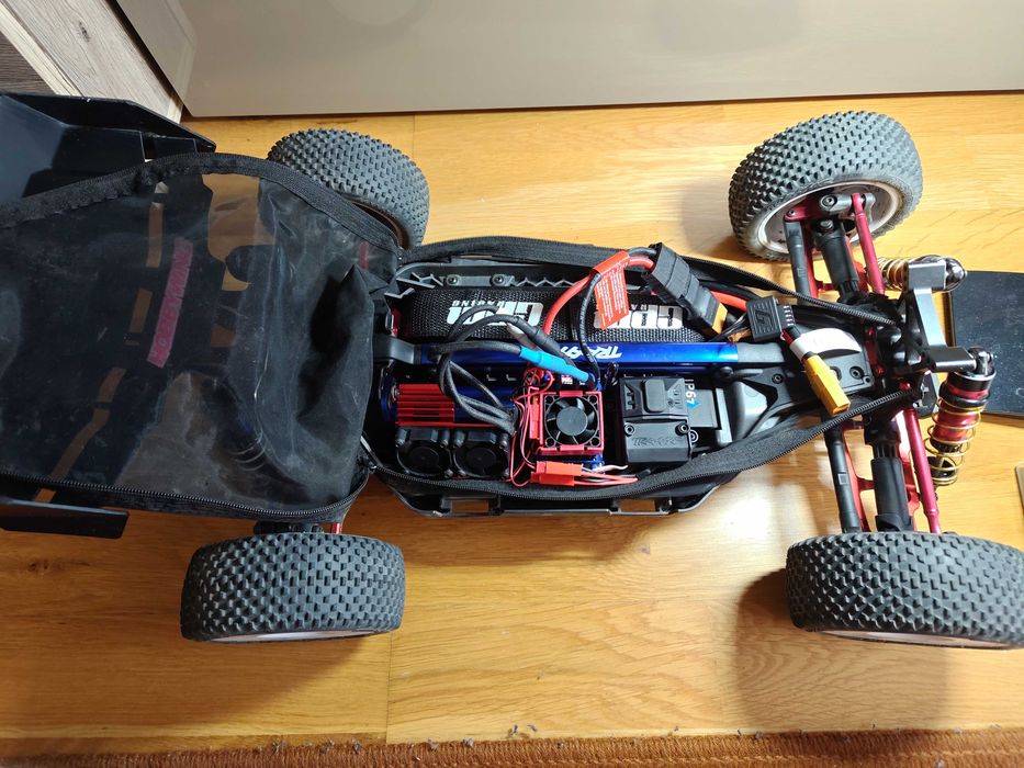 Traxxas Jato 4x4 VXL 1/8 doinwestowany