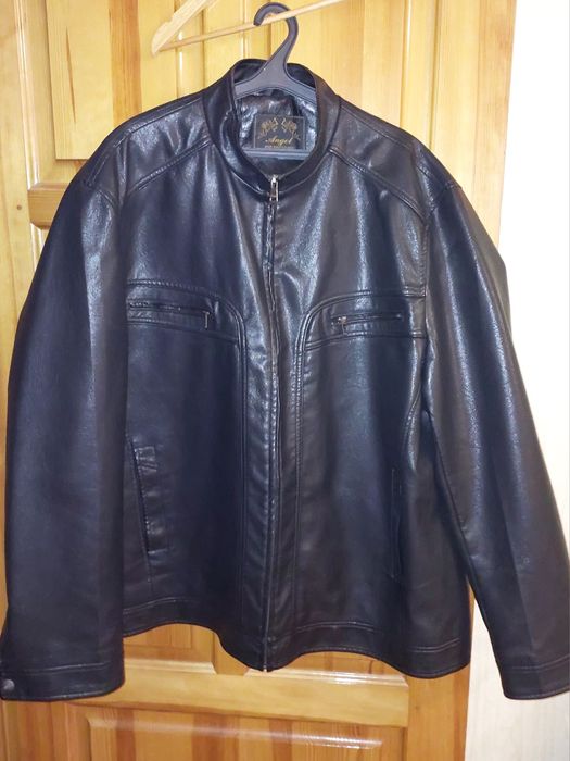 Продам куртку мужскую 70 размера.