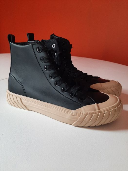 Obuwie sportowe młodzieżowe nowe