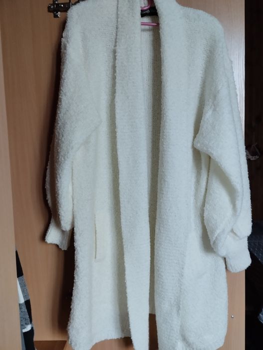 Bardzo ciepły i długi sweterek- kardigan rozm.L/XL