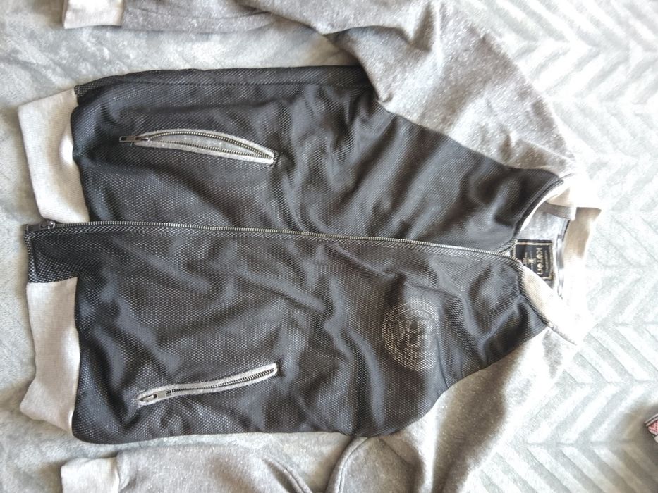 Бомбер на хлопця 13-14 років.