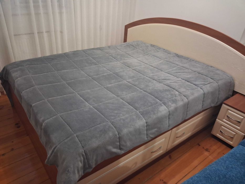 Двоспальне ліжко