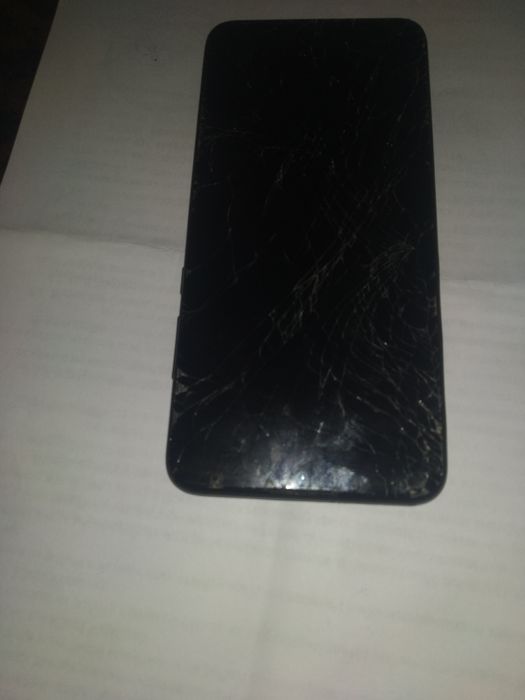 Телефони на запчастини