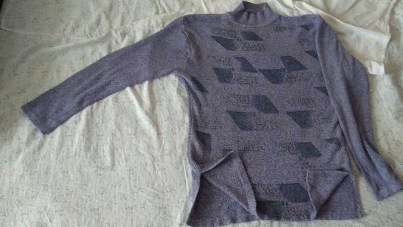 Свитер 50-52 р., состояние идеальное.