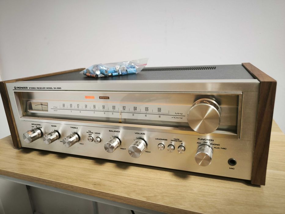 Pioneer SX-550 Vintage – Prawdziwa Perełka dla Kolekcjonera (Pełna Dokumentacja Orginalny Karton)