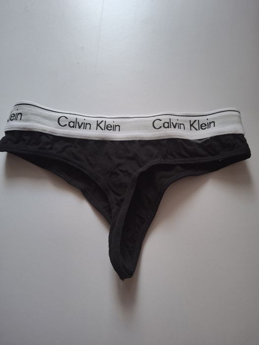 Stringi damskie czarne