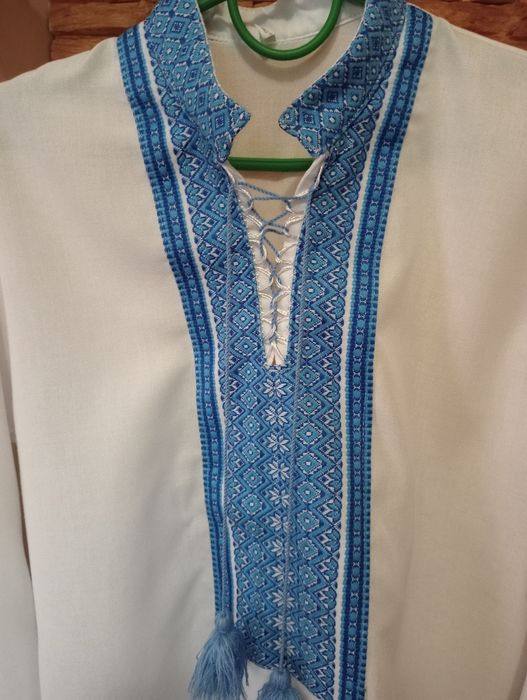 Вишиванка ручної вишивки