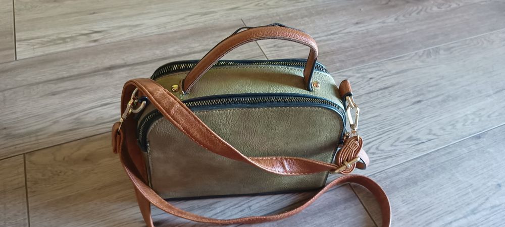 Torebka kuferek na ramię lub do ręki