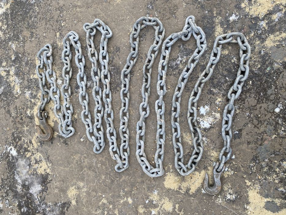 Продам цепь с крюками 5 метров