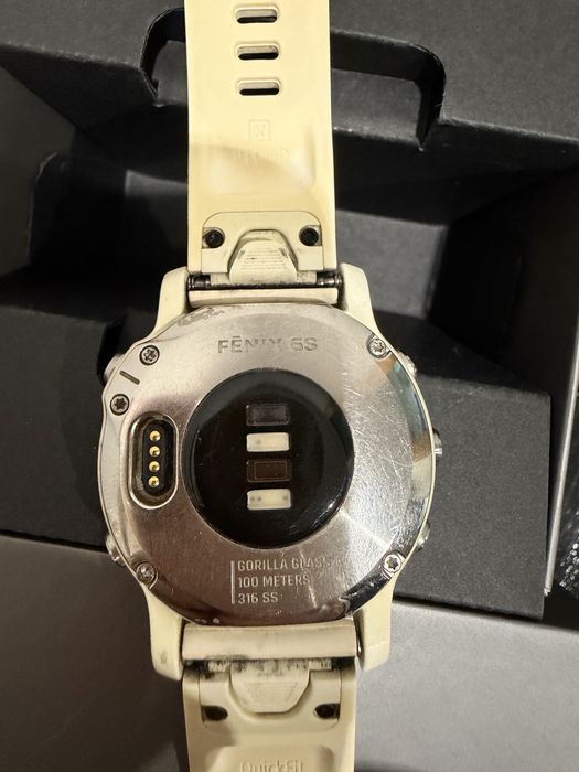 Garmin Fenix 8 Amoled 43 mm Branco Silver