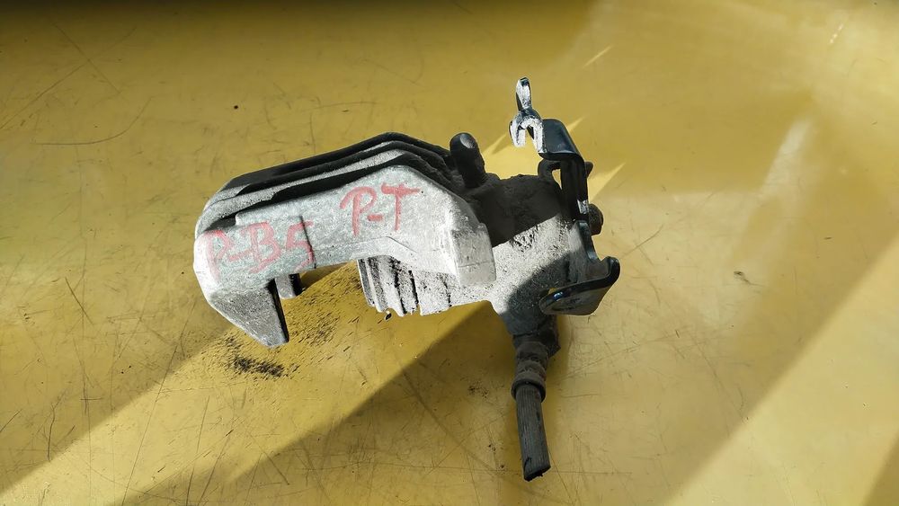 ZACISK HAMULCOWY TYLNY PRAWY VW PASSAT B5