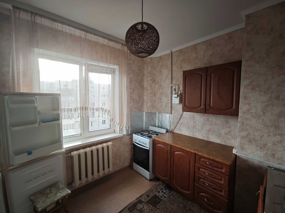 Продам 1-кімнатну квартиру 4-й мікрорайон ВЛАСНИК
