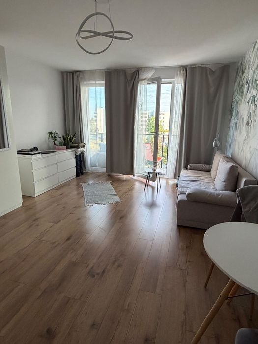 Wynajmę kawalerkę ok. 25 m2 – świetna lokalizacja, bez prowizji.