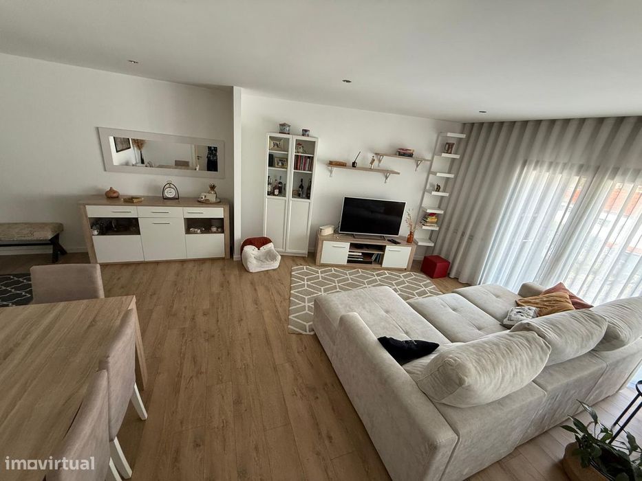 T3 com 2 casas de banho e garagem em Leiria