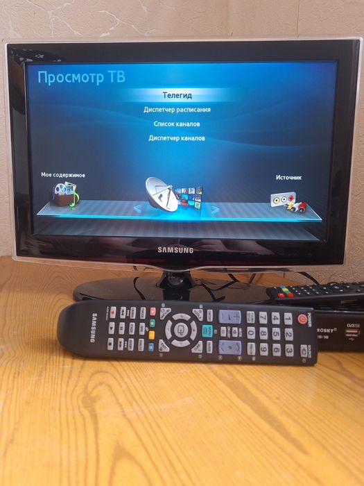 телевизор Samsung 19" почти новый, модель LE19D450G1W