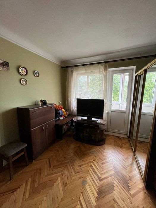продаж 2-к квартири  вул. Коновальця