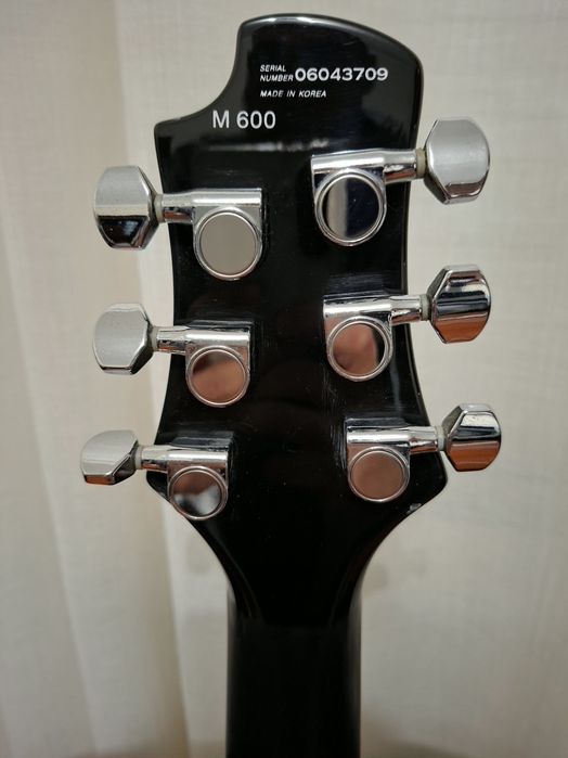 Guitarra elétrica Cort M600