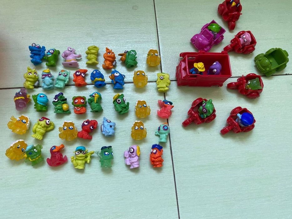Большой набор игрушек 47 фигурок Zomlings, питомцы, сумочка LOL, интерактивная собачка