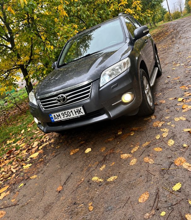 Toyota Rav 4 . 2011р. 2.2 дизель .Повний привід.