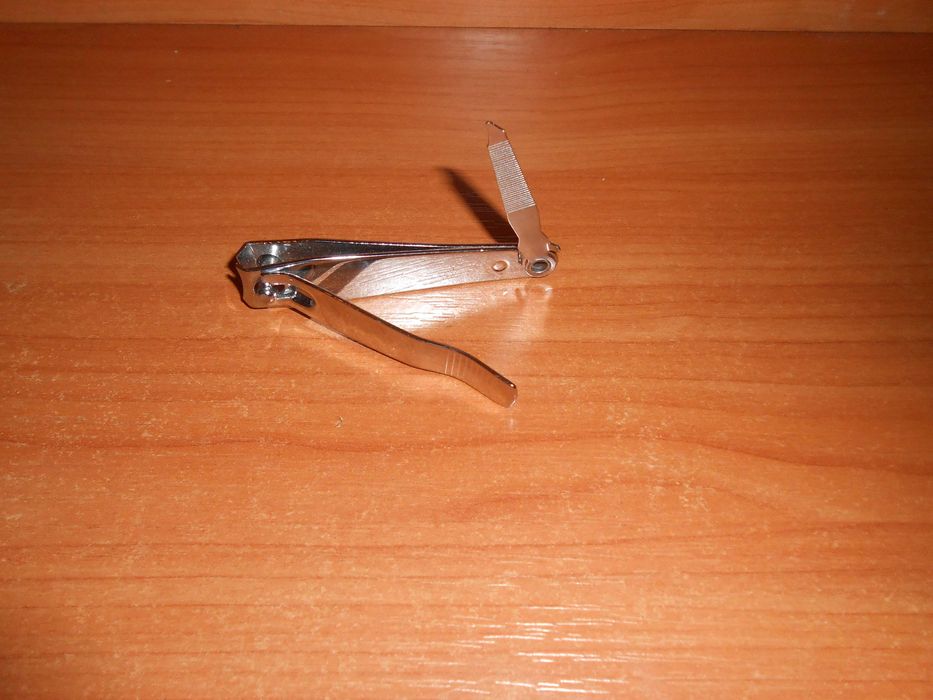 2 книпсера, кусачки для ногтей, с пилочкой