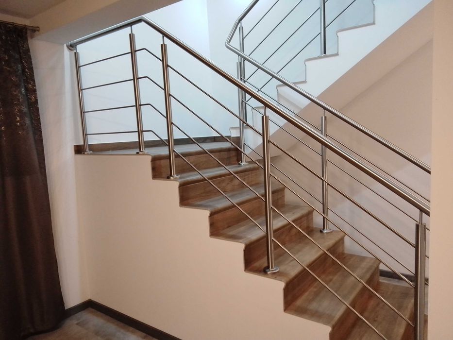 Balustrady nierdzewne barierki poręcze z nierdzewki schody balkon taras