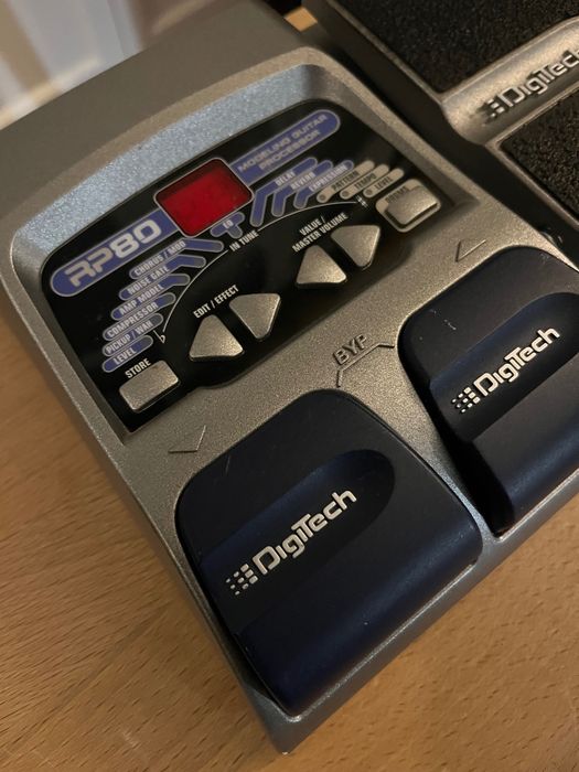 Pedaleira multi efeitos Degitech RP 80