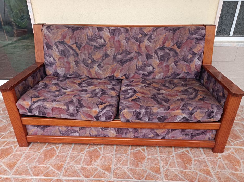 Sofá cama de madeira