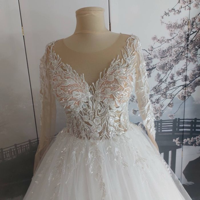 Весільне плаття.