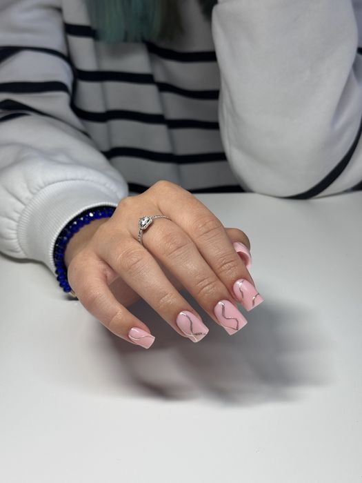 Przedluzanie paznokci hybryda