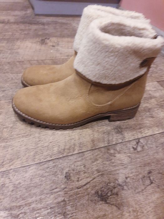 Ciepłe botki nowe rozm.39