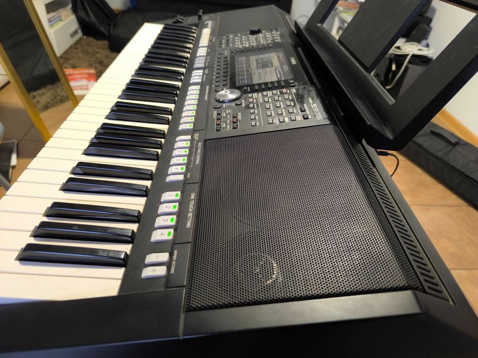 Keyboard Yamaha psr s975 używany