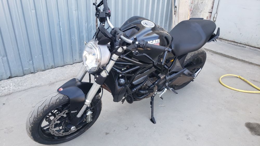 Ducati Monster 821