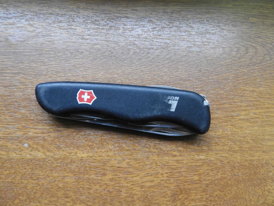 Victorinox Picnicker nóż scyzoryk czarny 111mm =