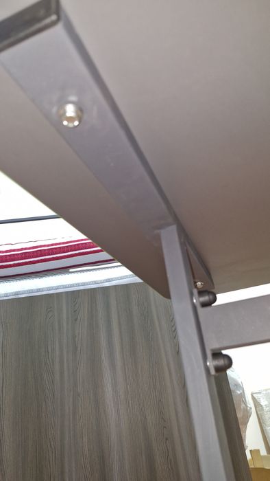 Стіл розбірний (ДСП Swisspan  18мм)на колесах