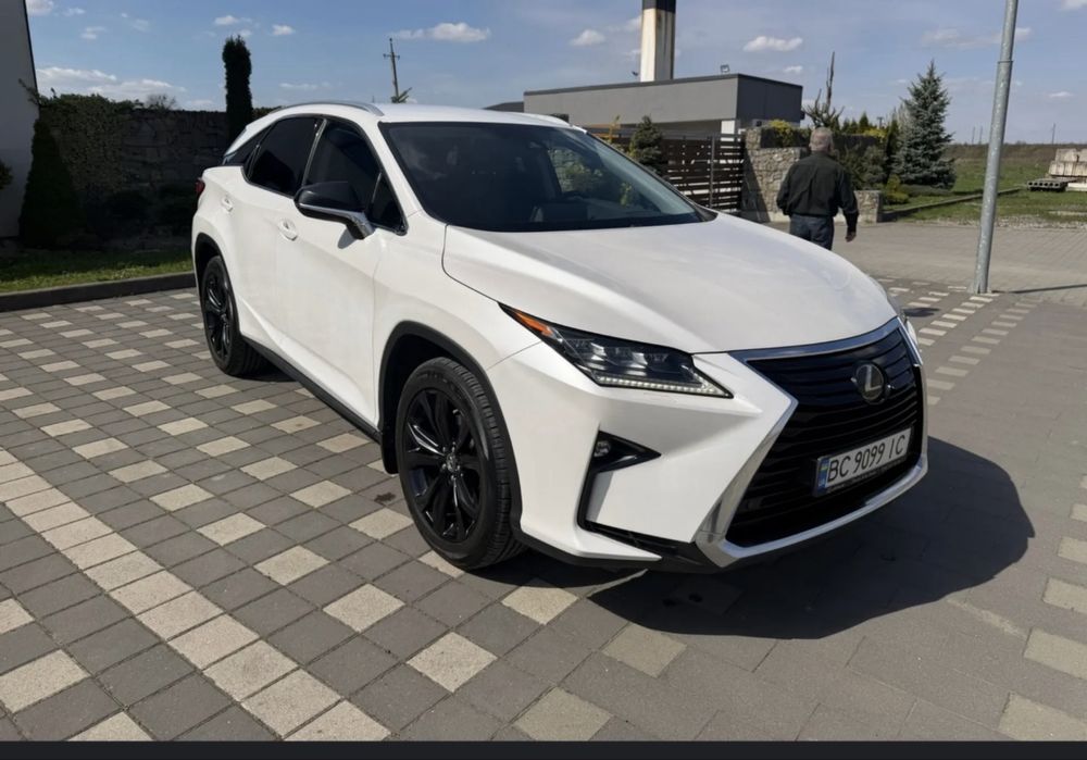 Автомобіль Lexus RX-300