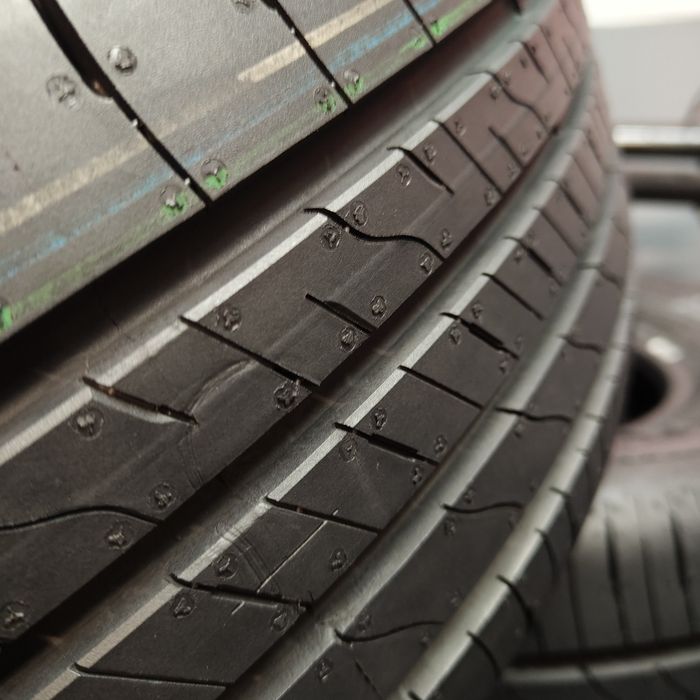 215/65/16 SUV Sprzedam komplet opon letnich Goodyear z 2025 roku