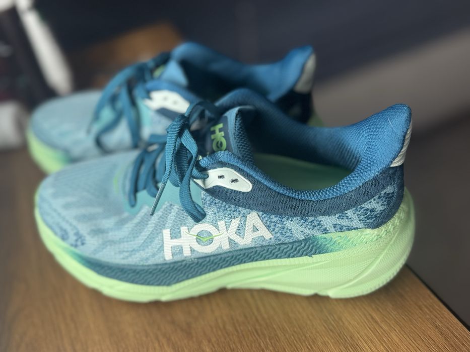 Кросівки hoka 38