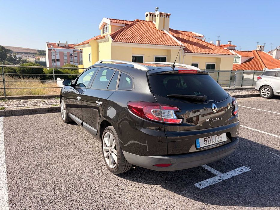 Renault Mégane RENAULT Megane III Grandtour 1.5 dCi Diesel 110 cv — photo 3