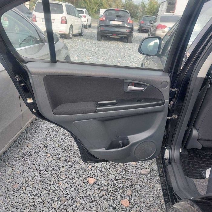 Suzuki SX4 2010 в ідеальному стані - невеликий реальний пробіг