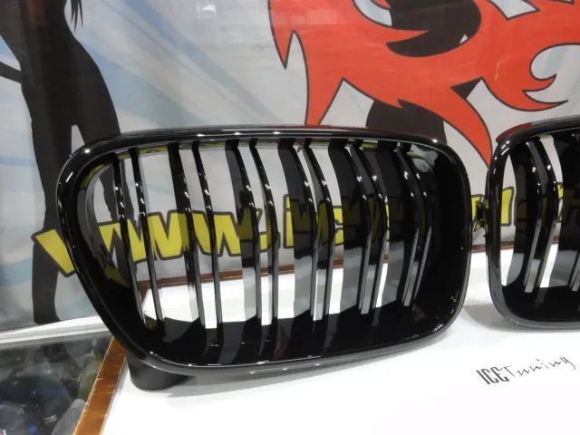 Grelha frontal em preto piano brilhante para BMW X3 F25 2010-2014, X4 F26 +2014 M4 look / dupla lâmina em Plastico ABS
