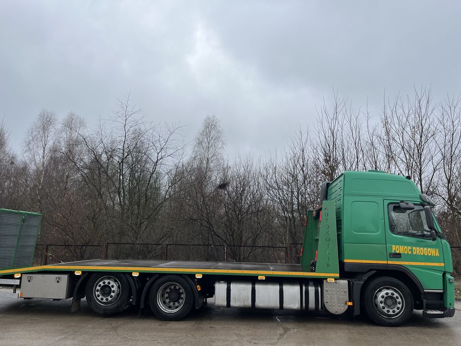 Transport autolawetą, pomoc drogowa, przewóz maszyn, przewóz ciągników