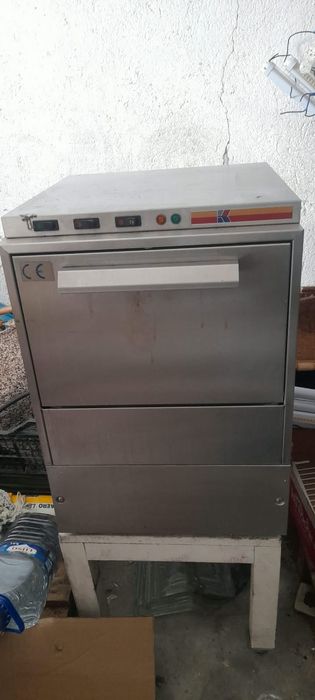 Oportunidade. Para esvaziar uma garagem